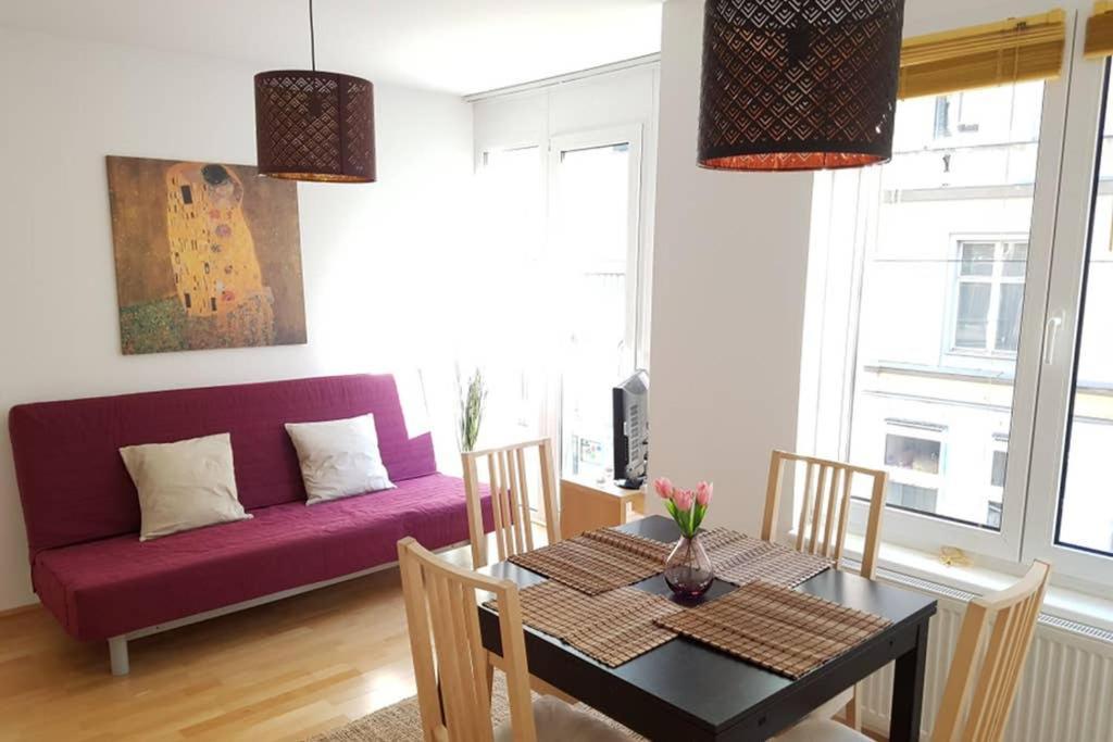 Bright In Hip & High Quality Neighborhood Apartment Wien